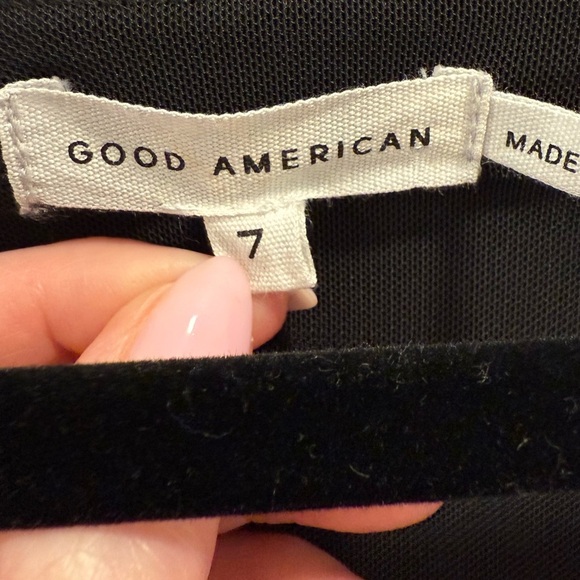 Good American Black Velvet V-Neck Long Sleeve Bodysuit - Picture 4 of 6